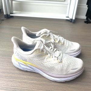 HOKA Clifton Shoes sz 7.5